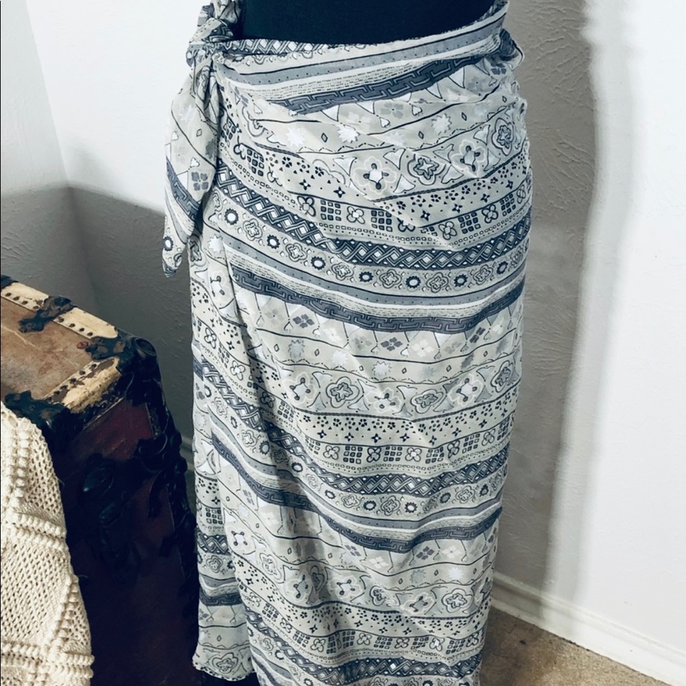 Newport News Swimsuit Cover Up. OS